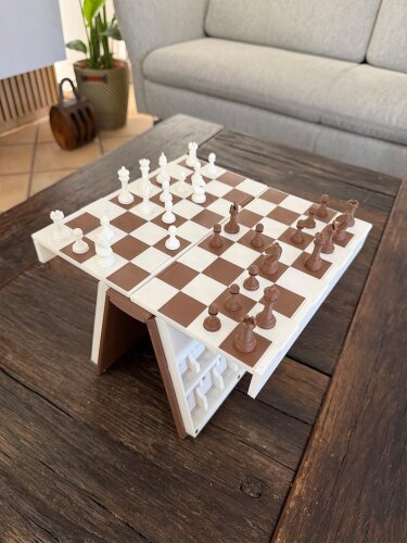PlayBook - Als Buch getarntes Reiseschach | Magnetisch & platzsparend | PlayBookd