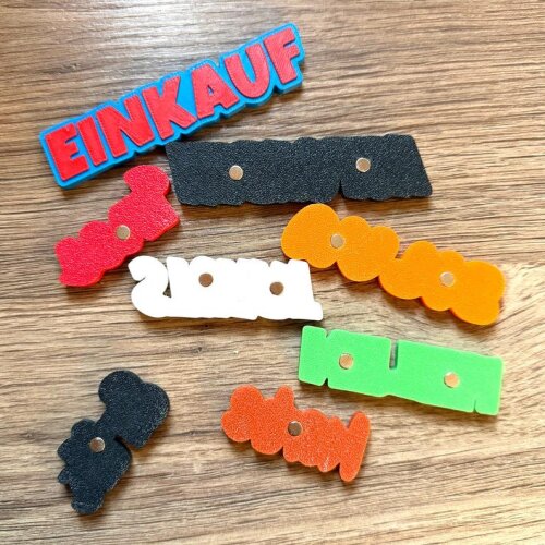 Personalisiertes Magnetnamenschild | Wähle deine Farben & Schriftart | Perfekt für Familie, Job, Events oder zu einfach so | bis 2 Magnete